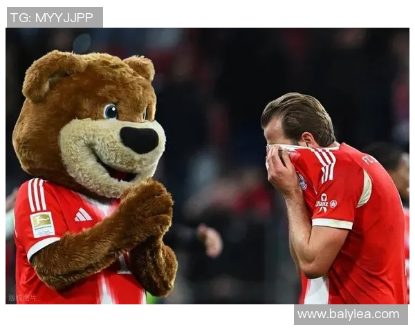 莱万回归老东家引发拜仁球迷愤怒称其忘恩负义情绪高涨